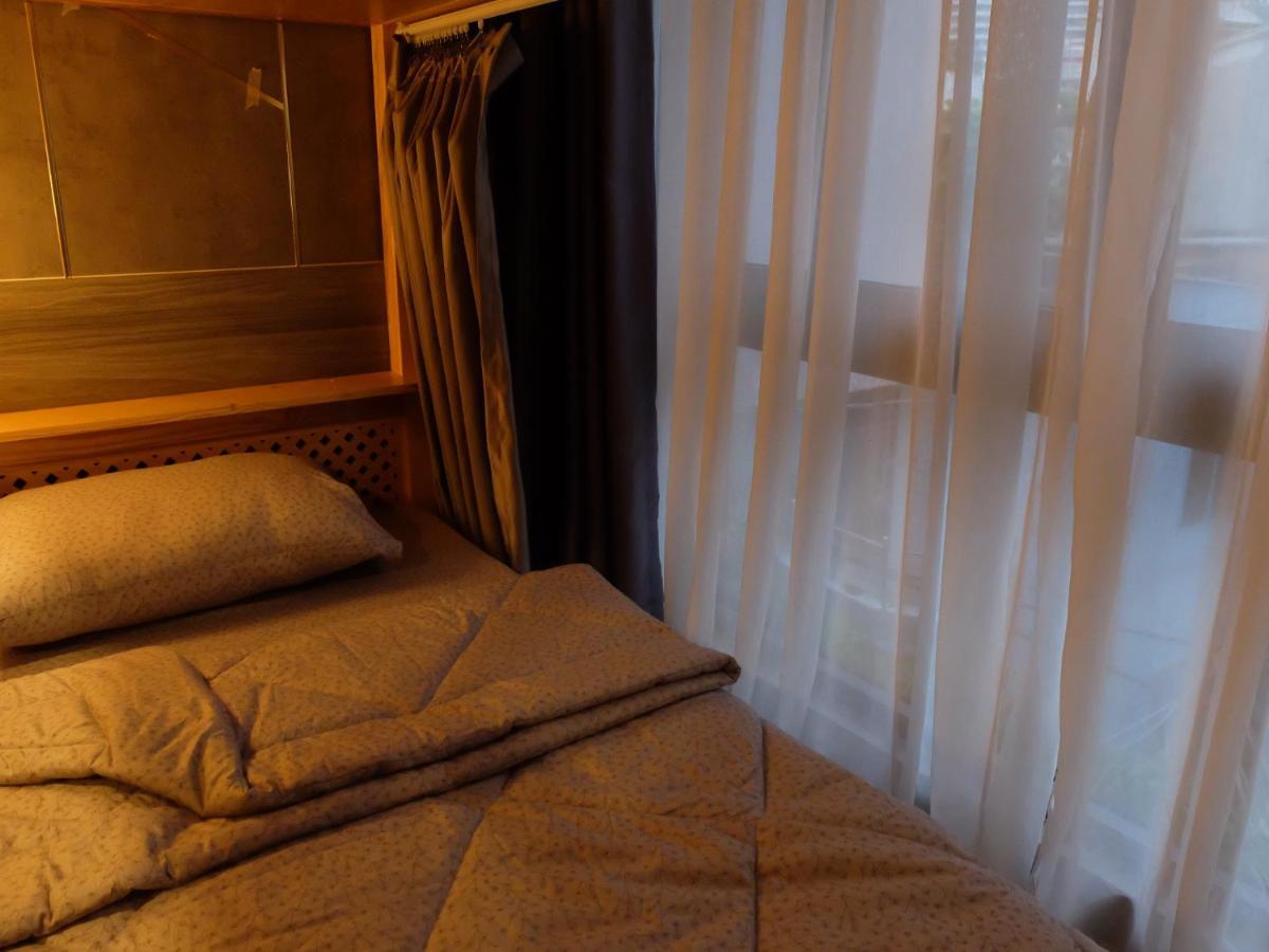 Albergue Half Coffee N Dorm Ciudad Ho Chi Minh  Exterior foto