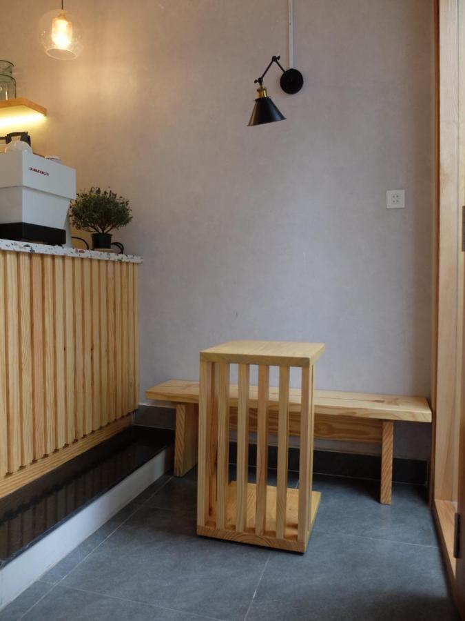 Albergue Half Coffee N Dorm Ciudad Ho Chi Minh  Exterior foto